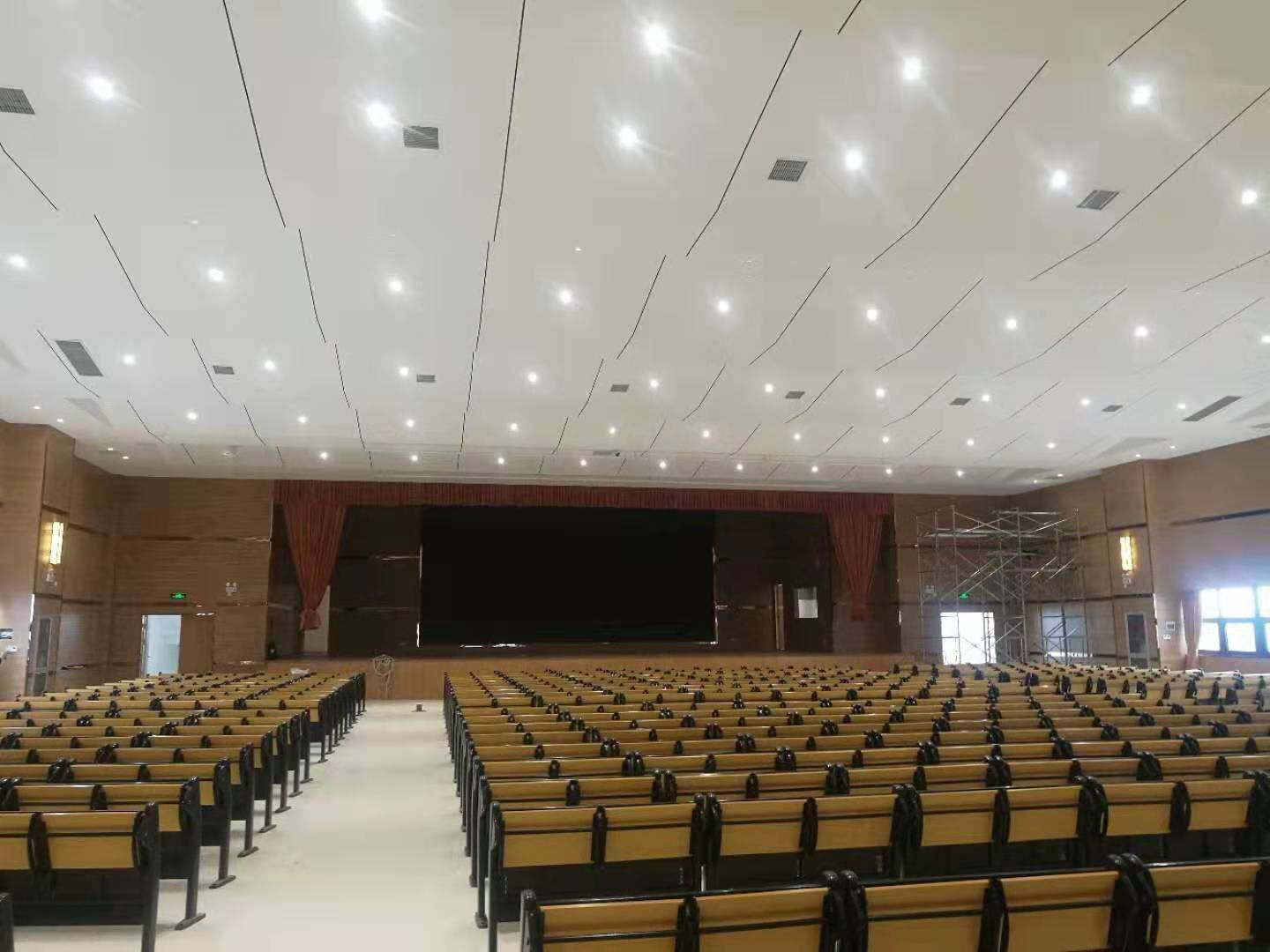 滎陽八小報告廳裝修工程